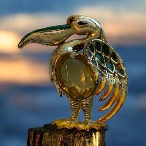 1940’s Vintage Jelly Belly Pelican Brooch with Yellow Faux Gemstone, acrylic pin